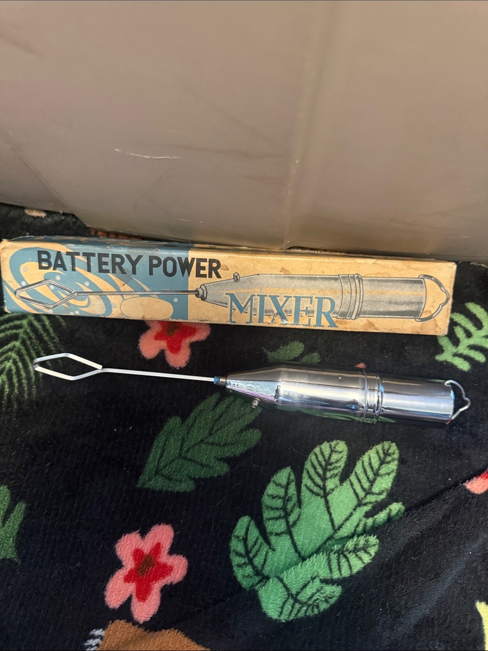 Vintage Battery Power Mixer - Silver Handheld Drink Mixer